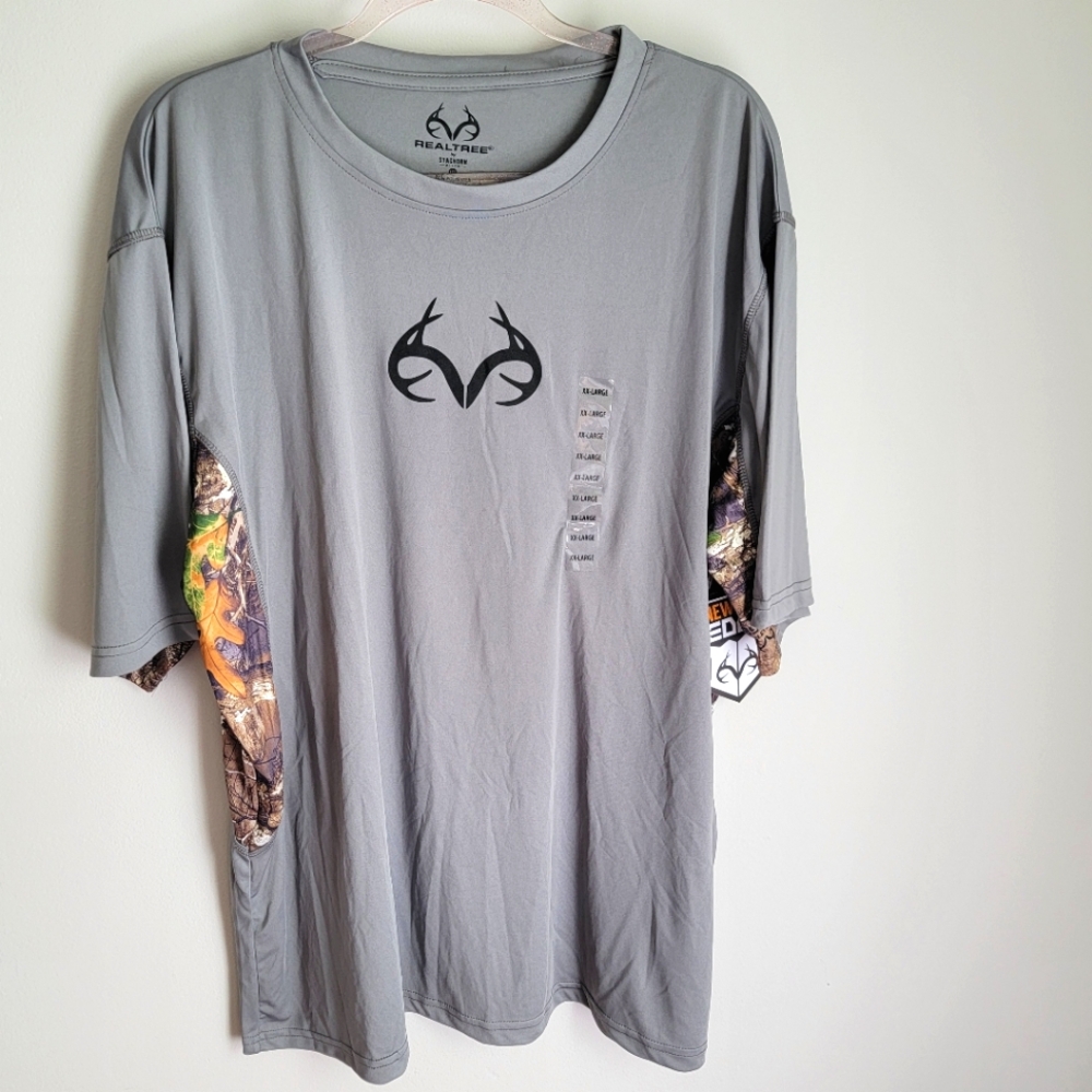 Realtree NWT T-shirt Charcoal and Camo Men's Size XXL
